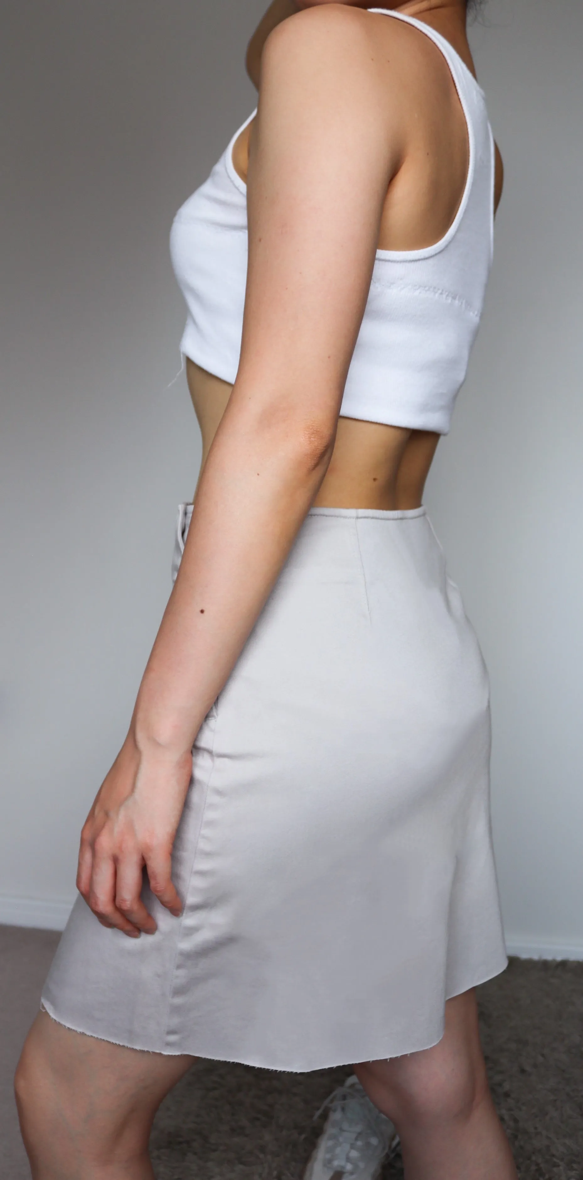 90S Y2K 00S  BEIGE BUTTON SHORT LENGTH  SKIRT