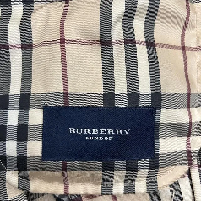 Burberry London Trench Coat Medium