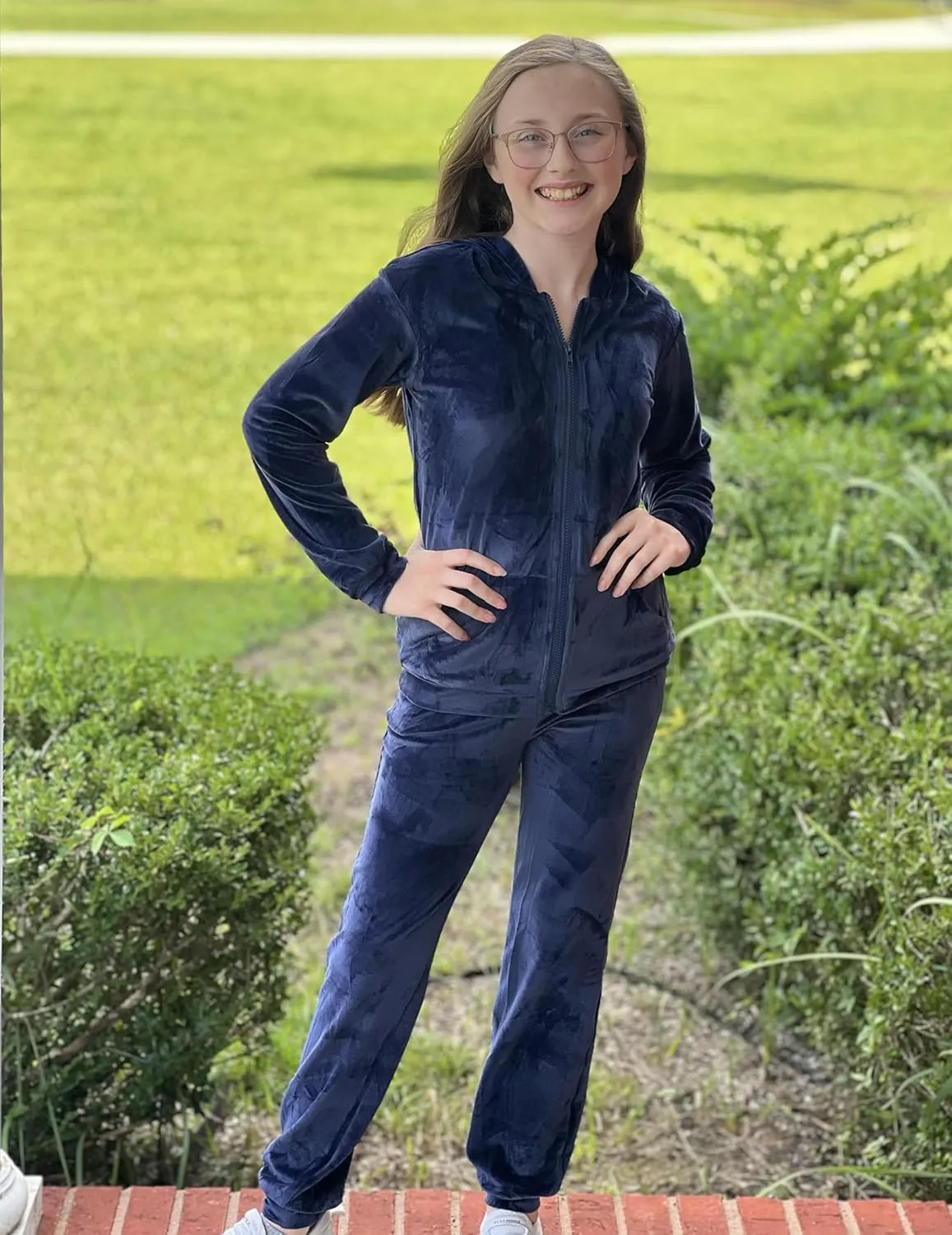 Zaclotre Girls Velour Tracksuits 2 Piece Outfits Zip Up Hoodie and Jogger Sweatpant Sweatsuits Athletic Clothing Sets